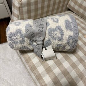 Barefoot dreams leopard strolled blanket new with tags